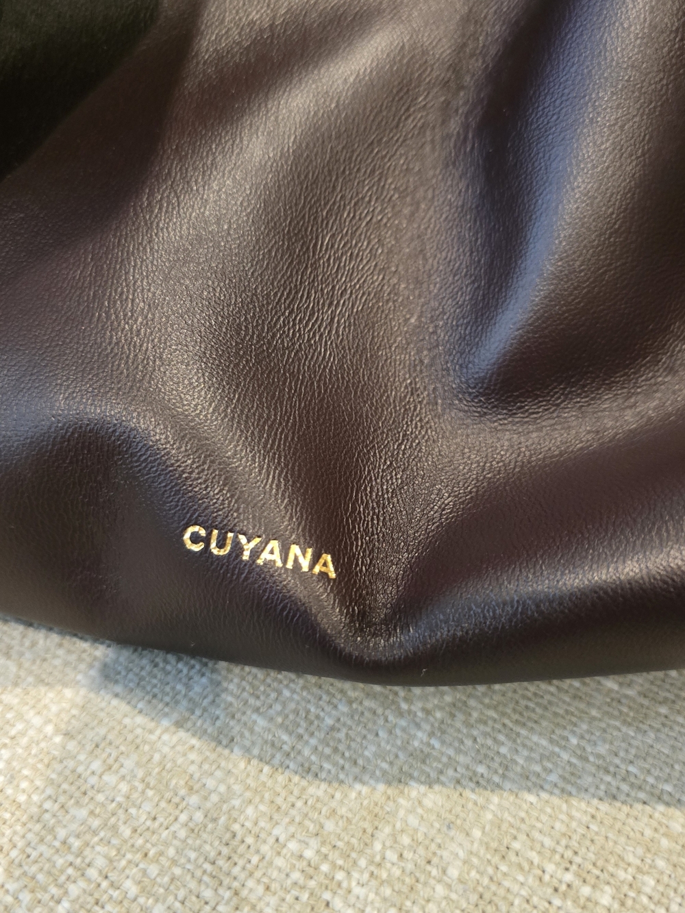 🌟 Cuyana Dia Lambskin Bag in Plum - Drawstring Shoulder Bag - Picture 9 of 15